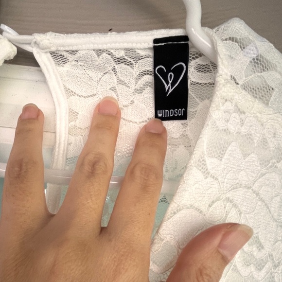 Windsor szM lace mermaid wedding dress - Picture 8 of 13